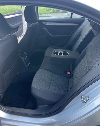 Skoda Octavia cena 35100 przebieg: 173800, rok produkcji 2013 z Milanówek małe 121